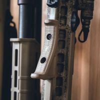 Magpul M-LOK AFG Angled Fore Grip - Flat Dark Earth